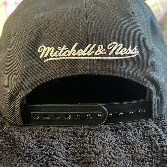 Men’s SnapBack hat - Picture 2 of 3
